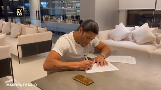 世界杯手机观看软件下载-浩克回归巴甲年薪不足230万欧 签2+1合同落叶归根